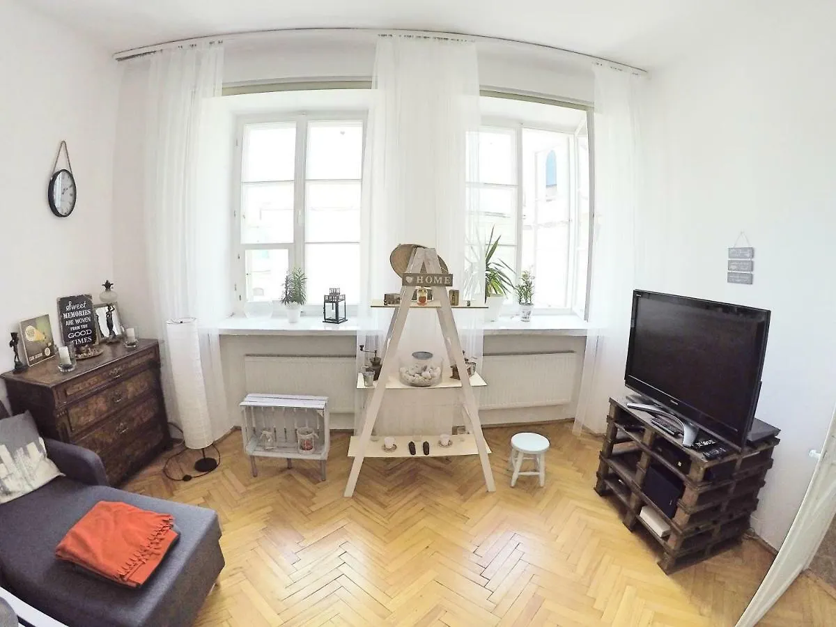 Old Town Heart Apartman Varsó